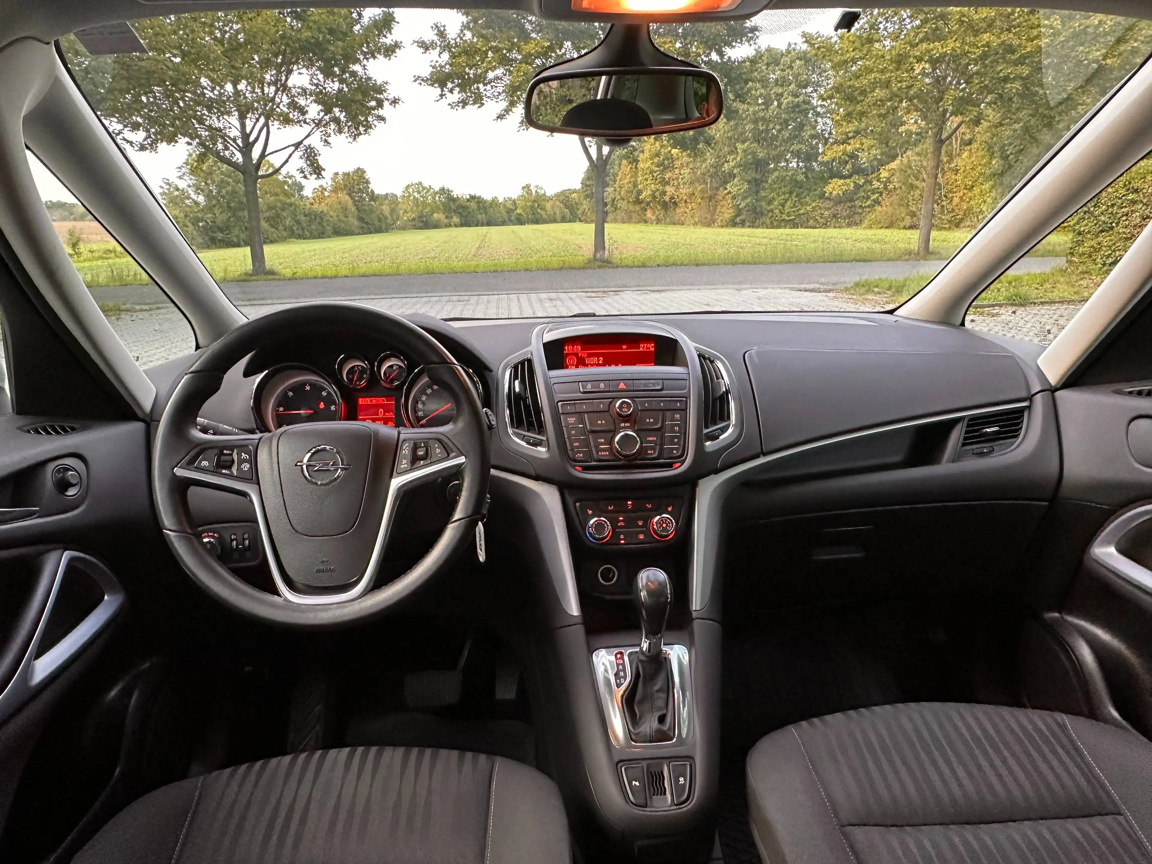 Opel Zafira Tourer Edition — photo 8