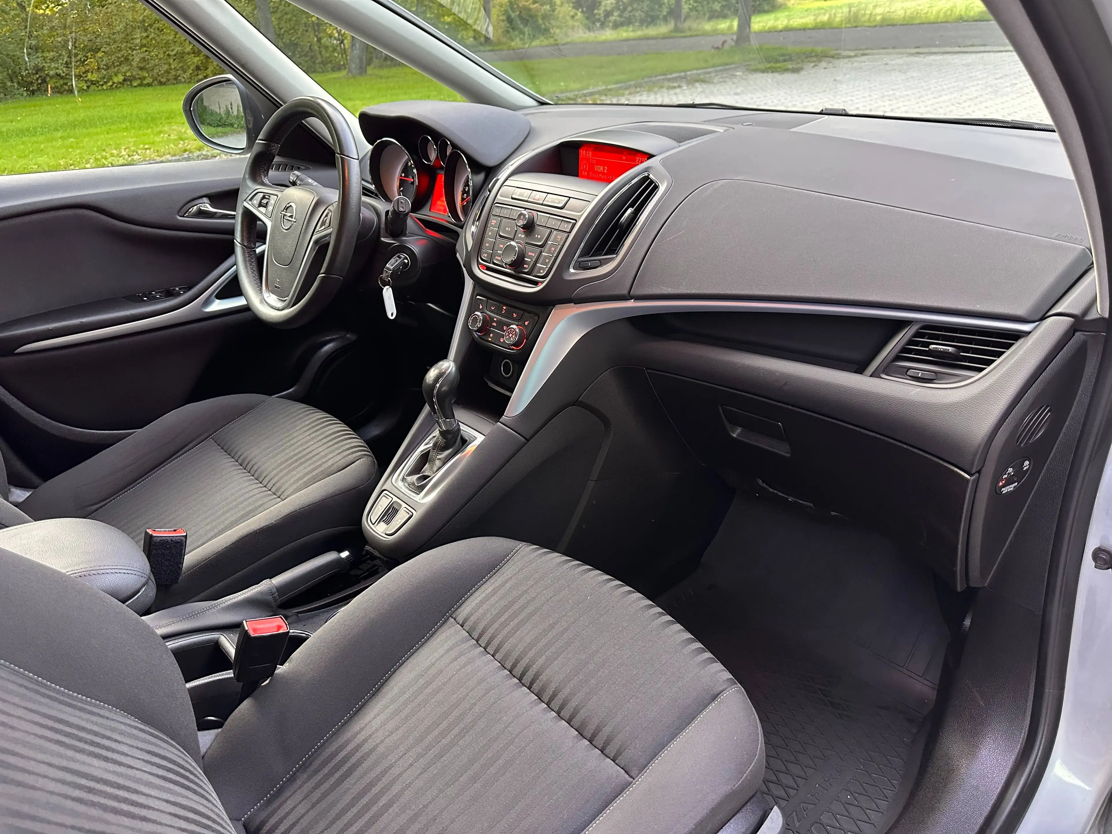 Opel Zafira Tourer Edition — photo 12
