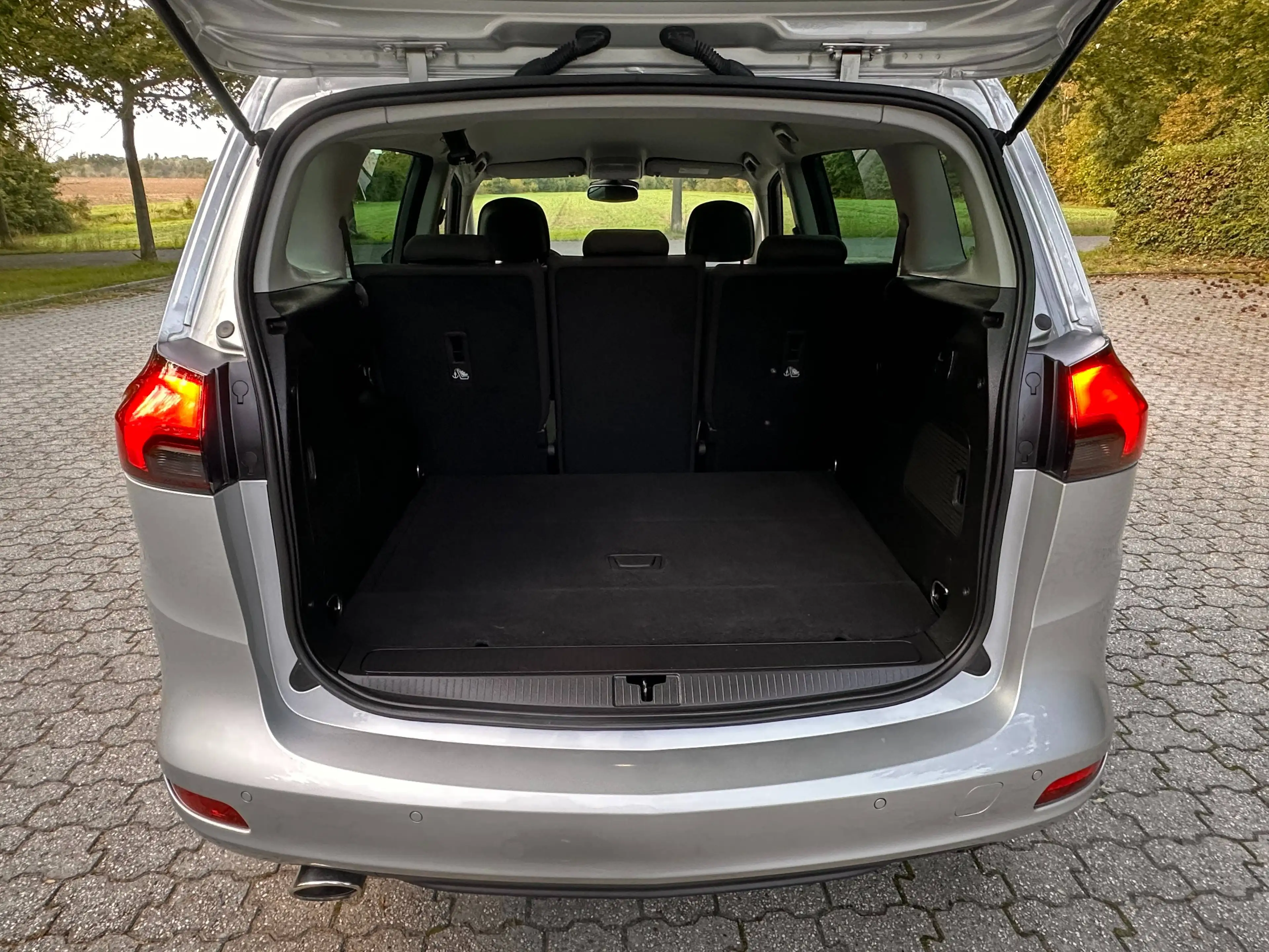 Opel Zafira Tourer Edition — photo 15