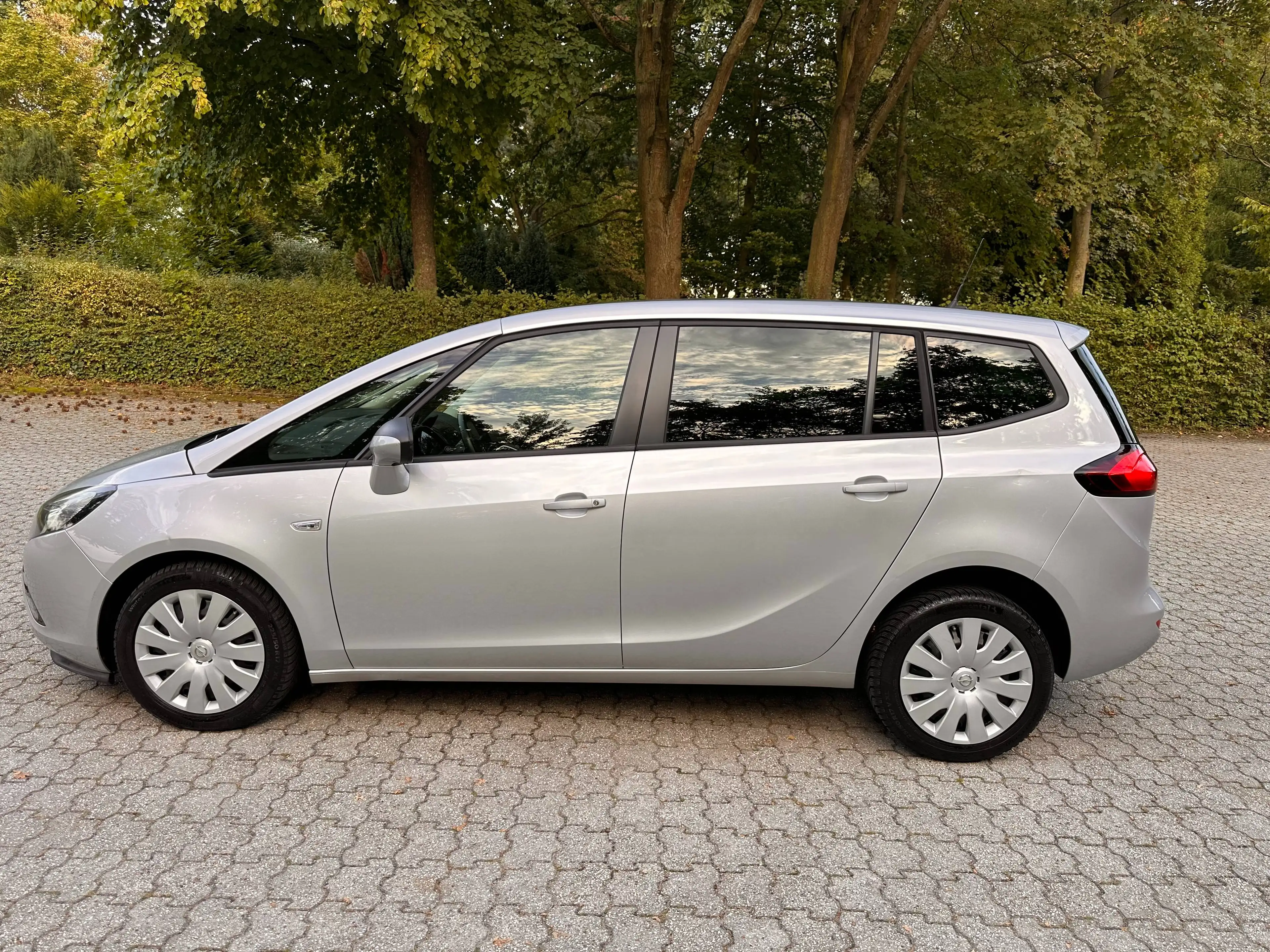 Opel Zafira Tourer Edition — photo 7