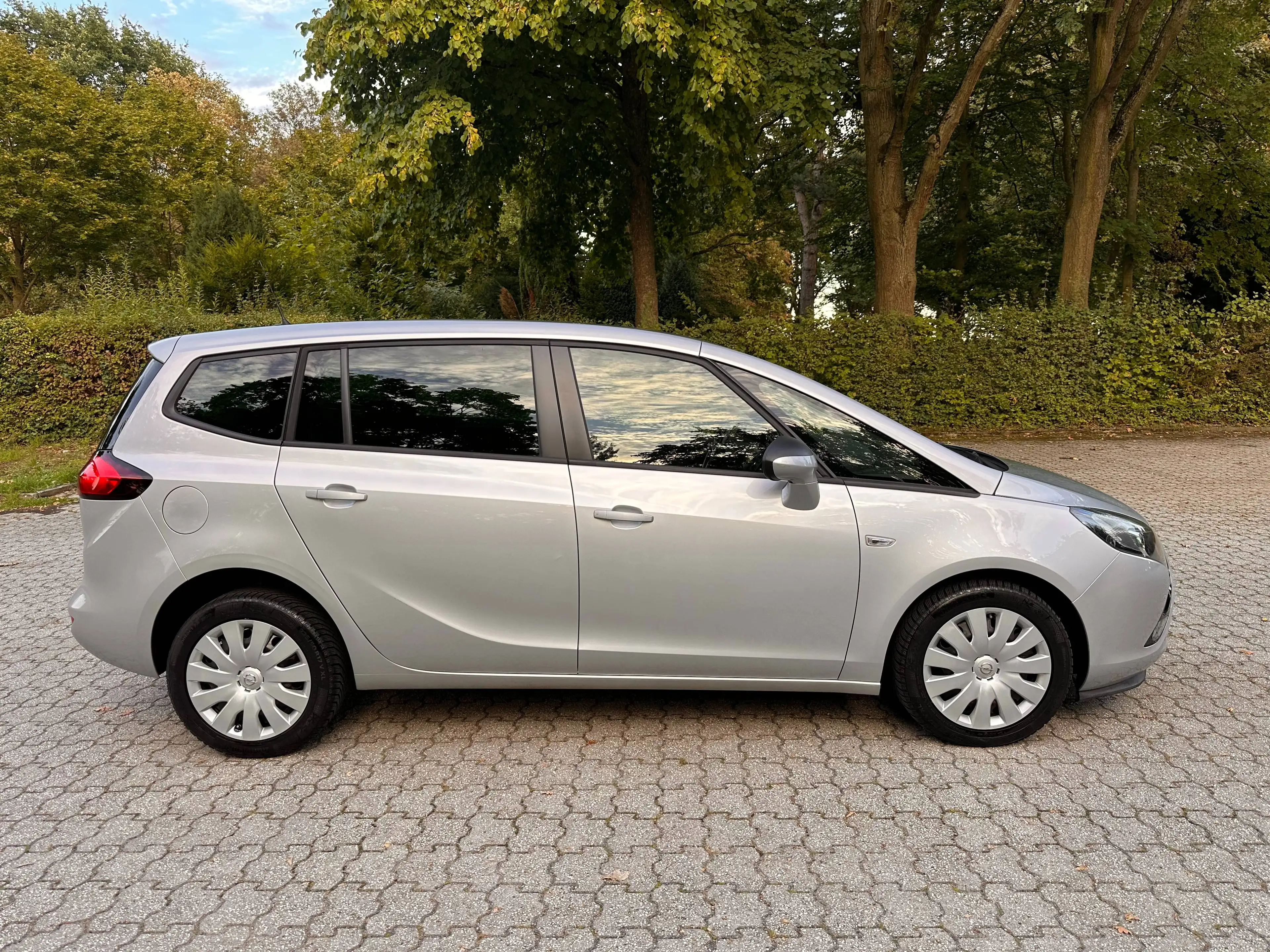Opel Zafira Tourer Edition — photo 3