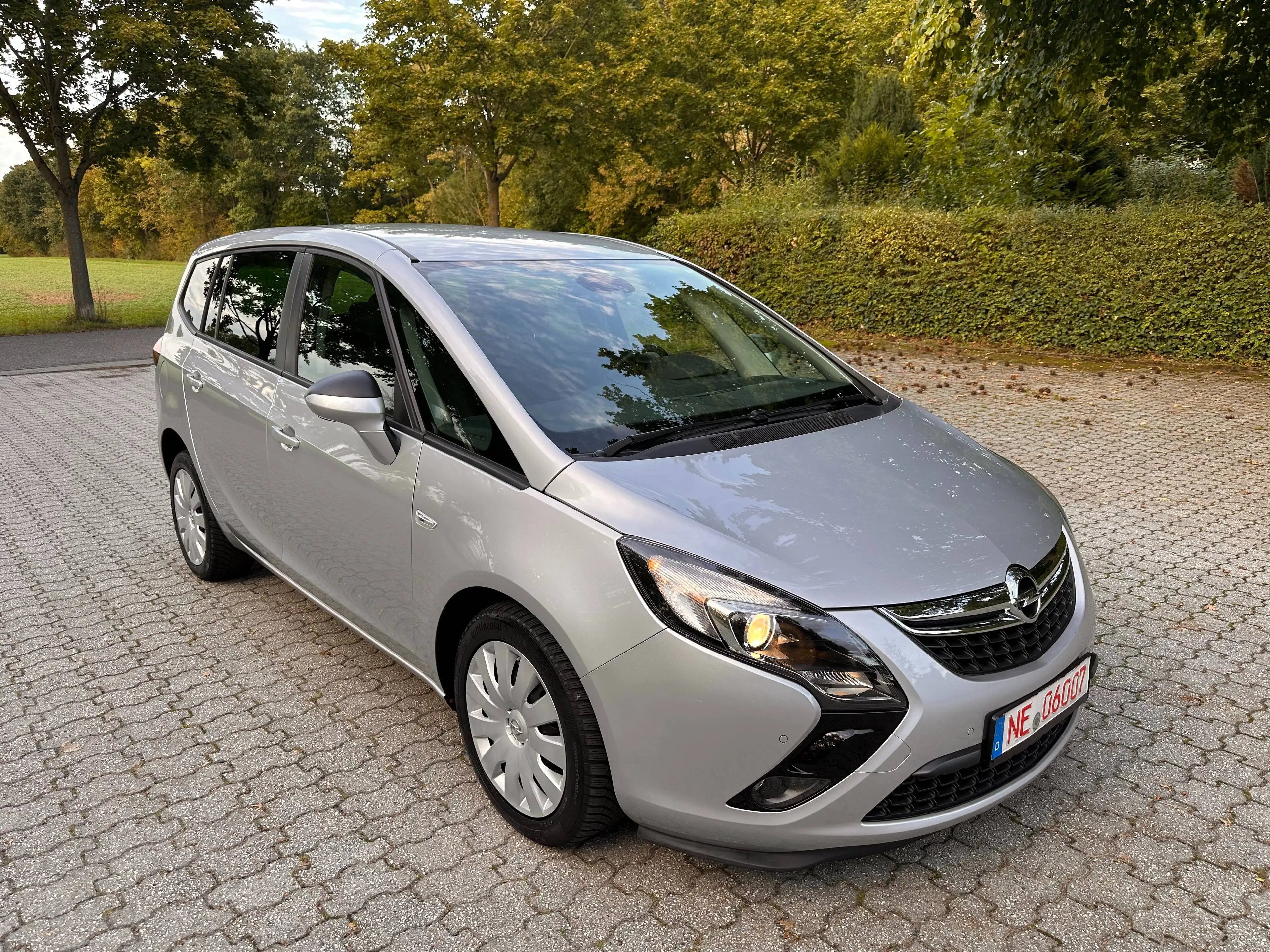 Opel Zafira Tourer Edition — photo 2