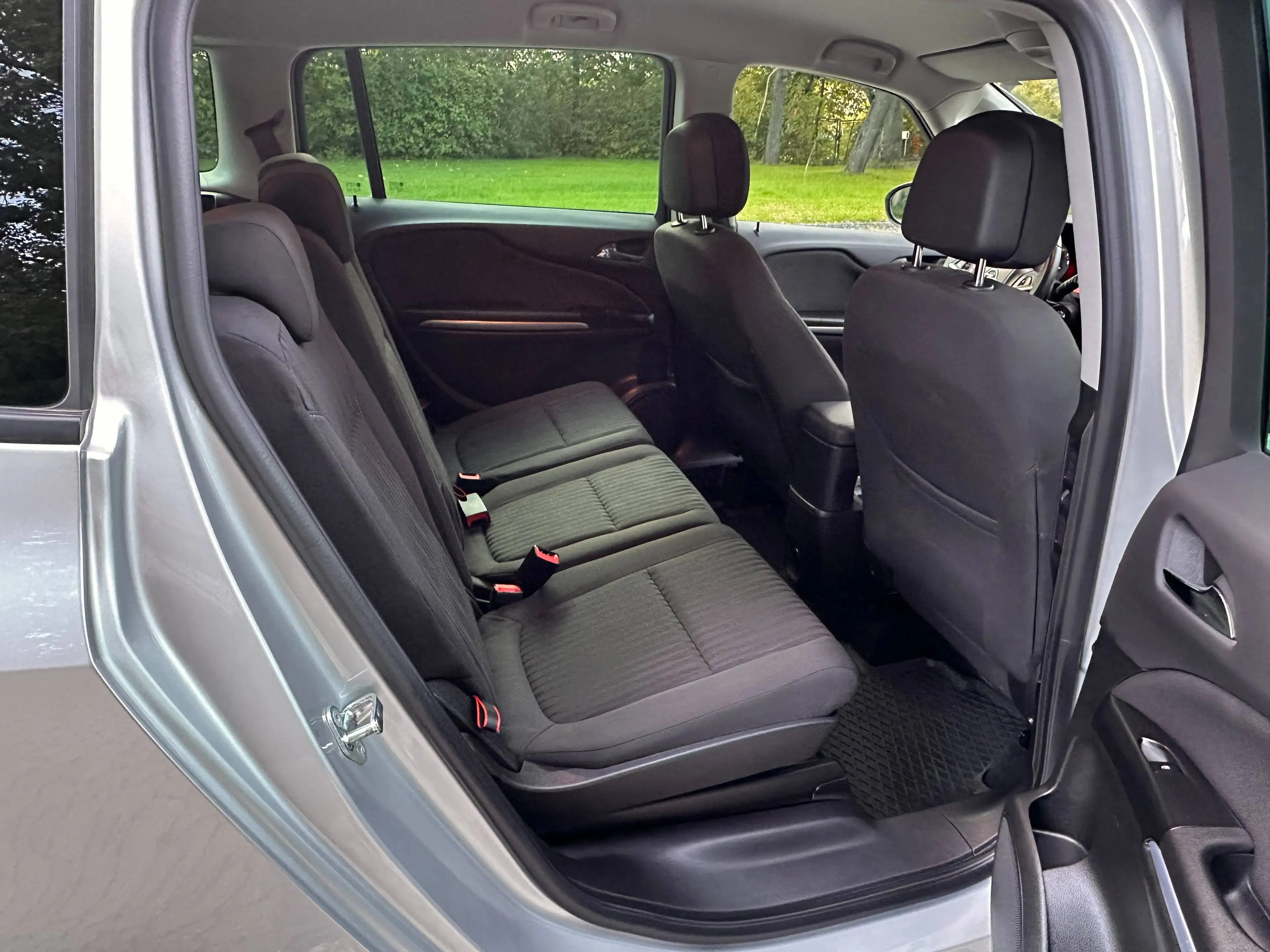 Opel Zafira Tourer Edition — photo 14