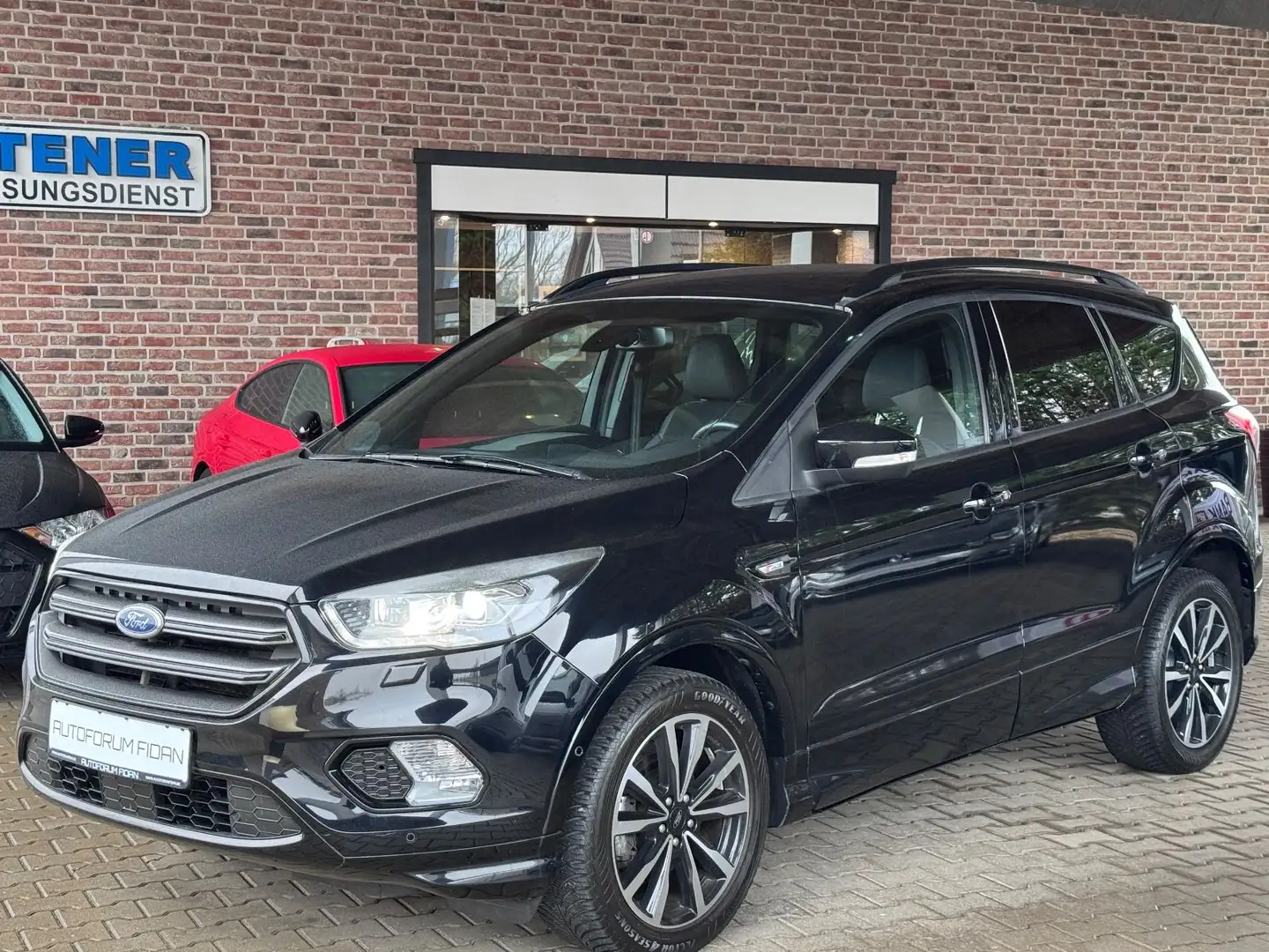 Ford Kuga ST-Line NAVI|KAMERA|CARPLAY|PDC Schwarz - 1