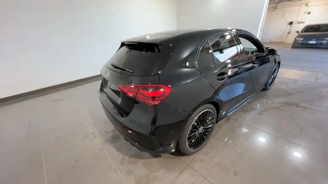 Mercedes-Benz 200 2026