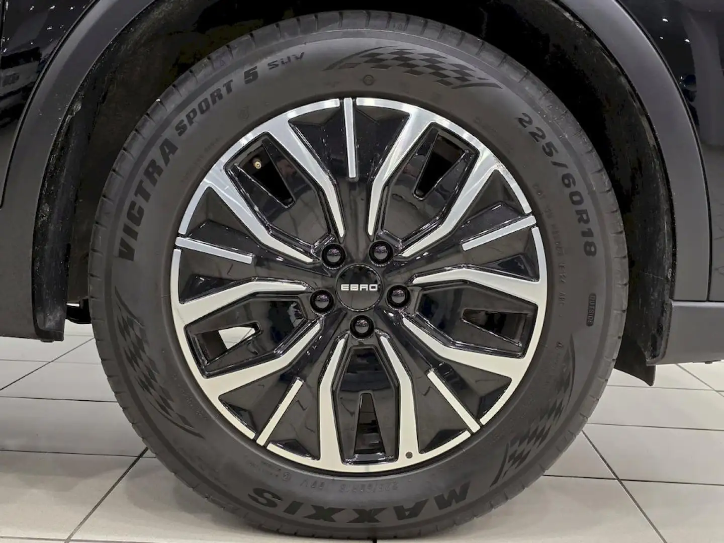 Ebro s700 1.6 TGDI 7DCT Comfort FWD Schwarz - 2