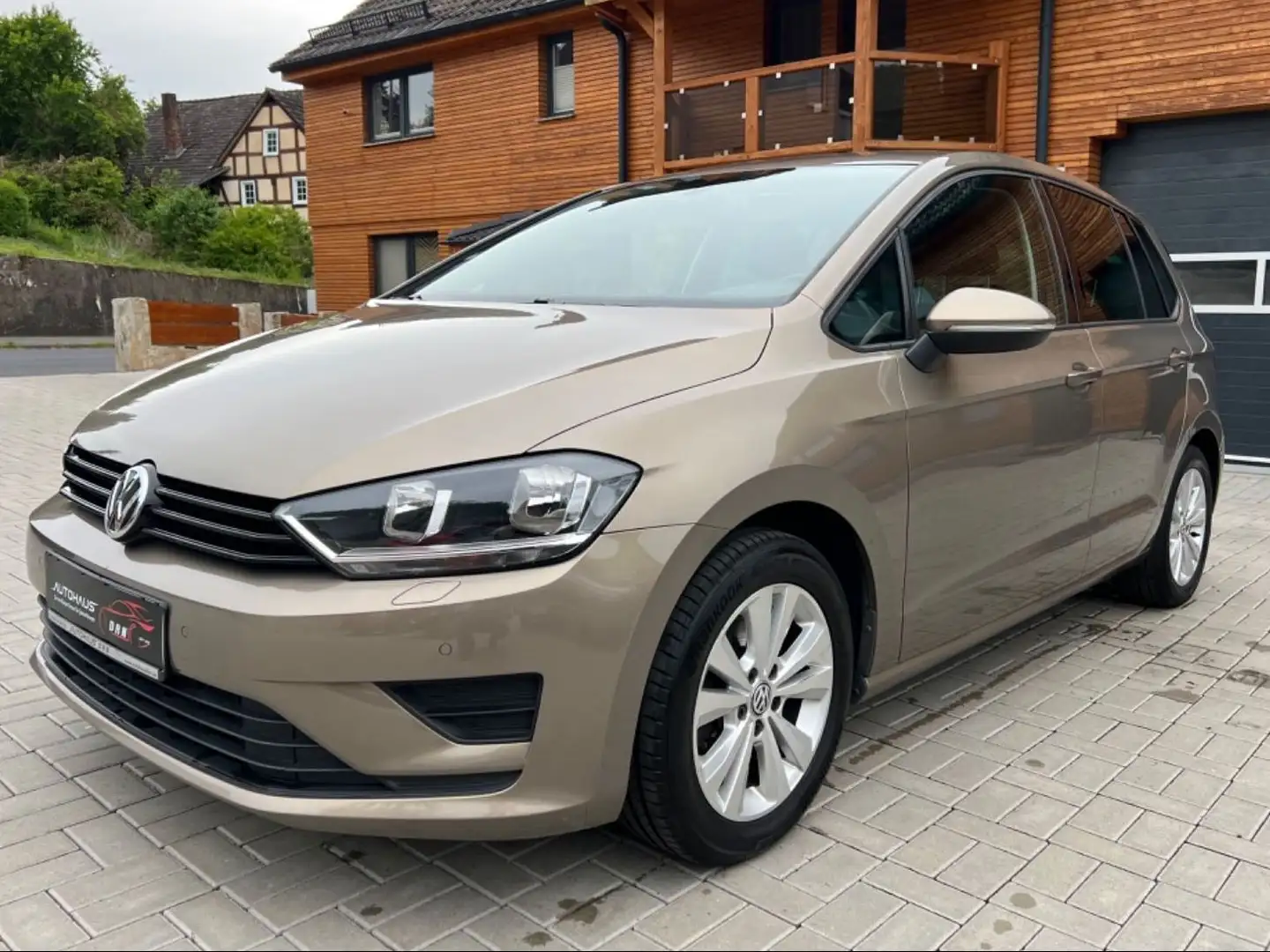 Volkswagen Golf Sportsvan VII Trendline/Start-Stopp/e-AHK Gold - 1