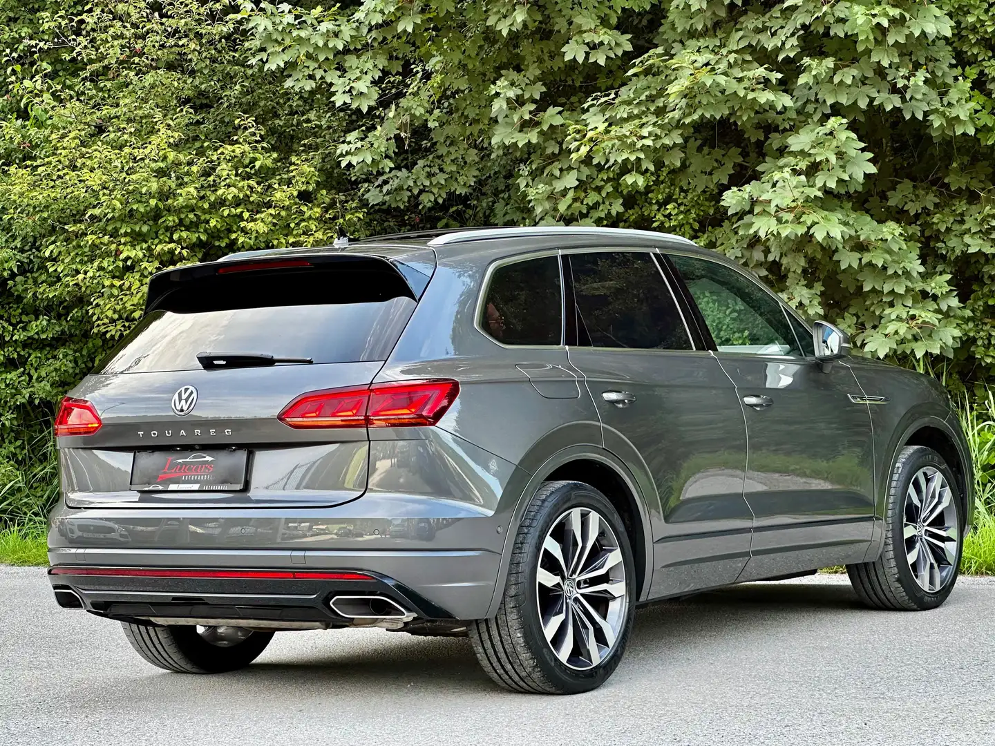 Volkswagen Touareg R-Line 4Motion*VOLL*21ZOLL*AHK*ACC*STAND*LUFT*PANO Grau - 2