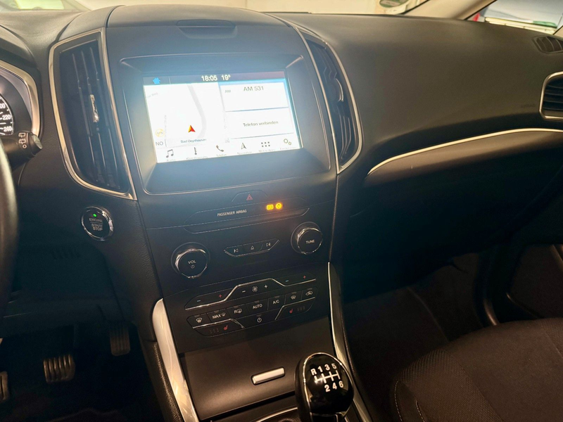 Ford S-Max S-MAX 1.5 Ecoboost Titanium 7-Sitzer — photo 12