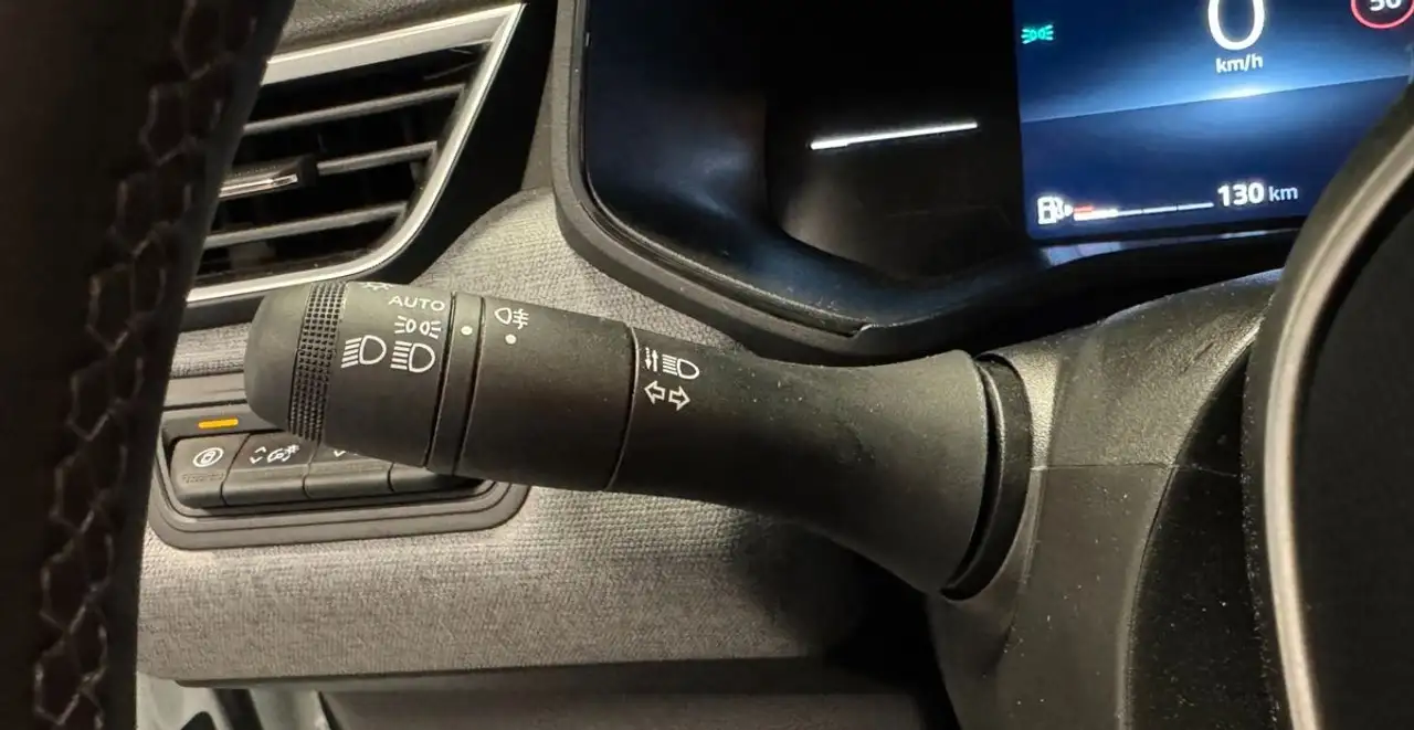 Renault Clio Citadine 5 portes — photo 25
