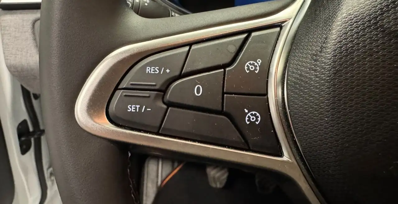 Renault Clio Citadine 5 portes — photo 28
