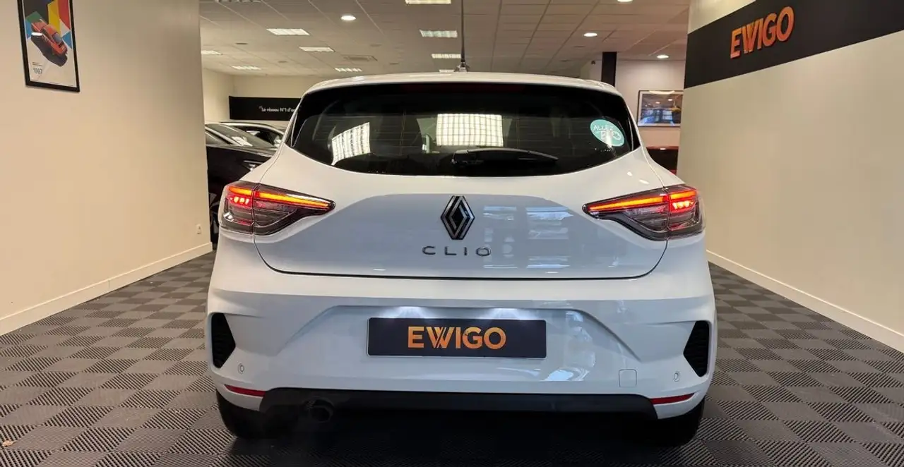 Renault Clio Citadine 5 portes — photo 5