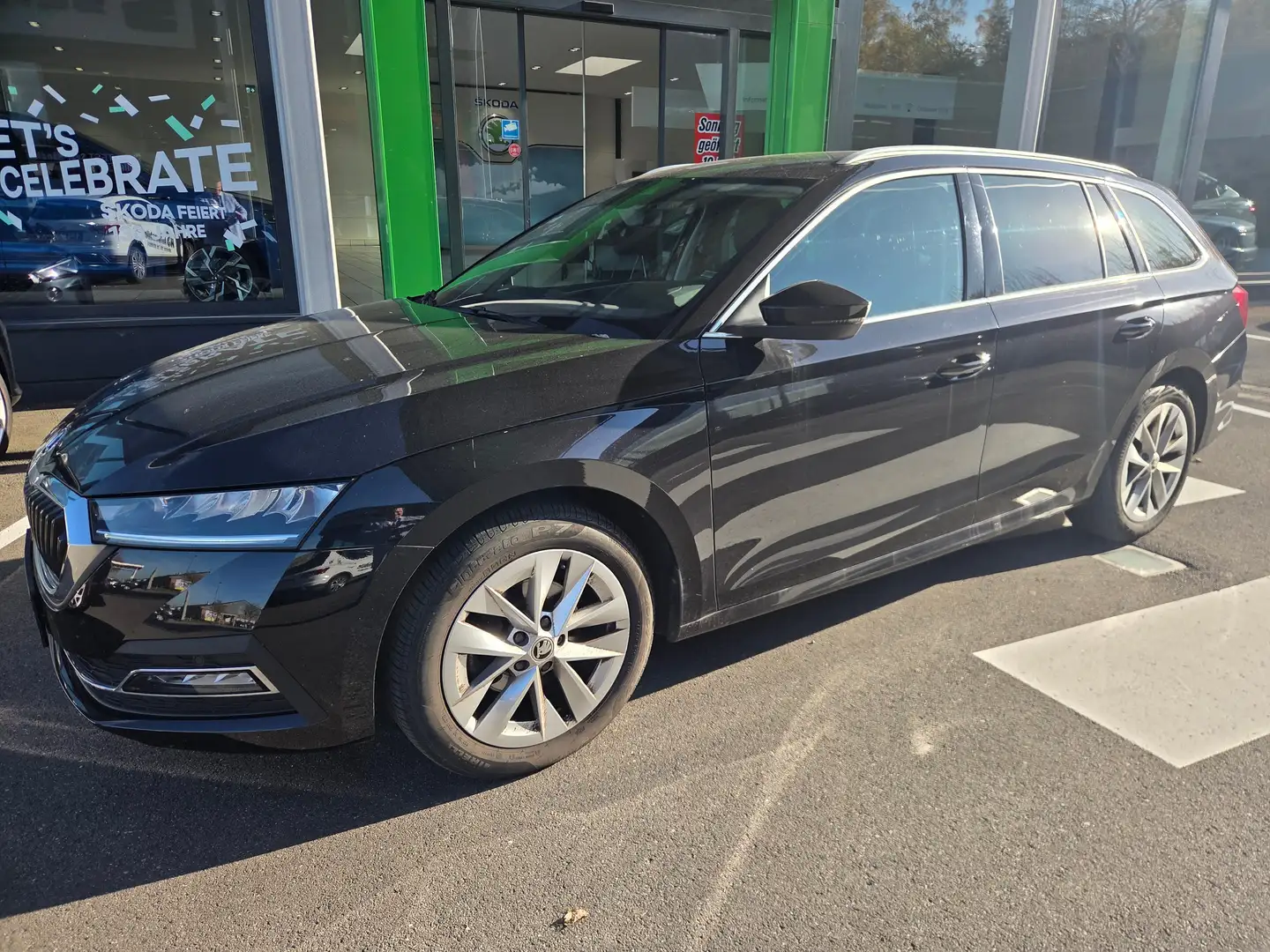 Skoda Octavia "Ihr Skoda Vertragshändler" Noir - 1