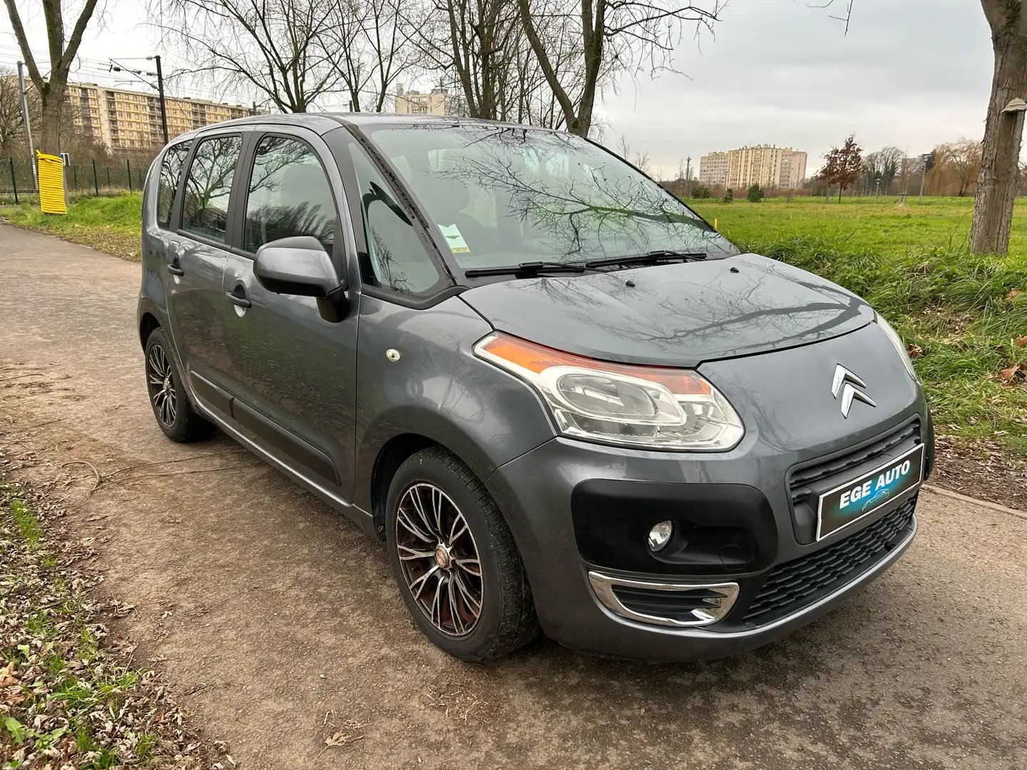 Citroen C3 Picasso HDi 90 FAP Confort - 2