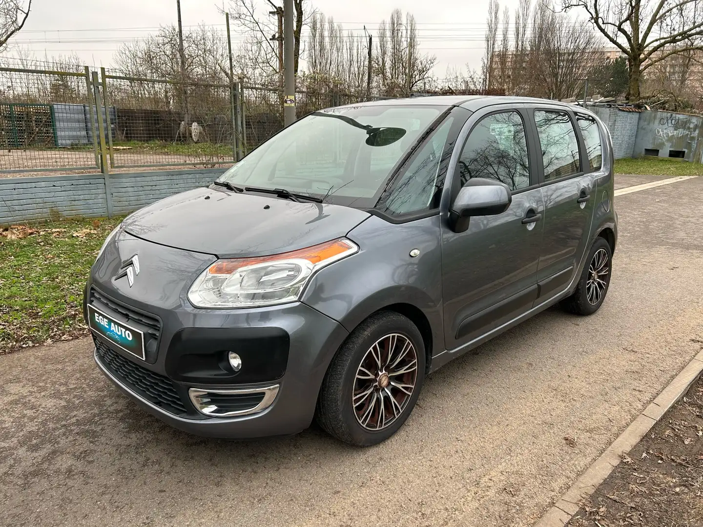 Citroen C3 Picasso HDi 90 FAP Confort - 1