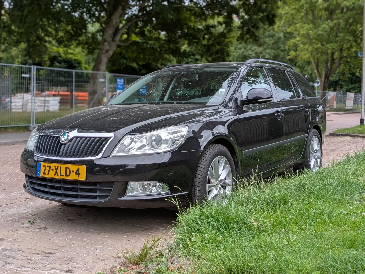 Skoda Octavia Octavia 1.2 TSI Tour Bns Zwart - 1