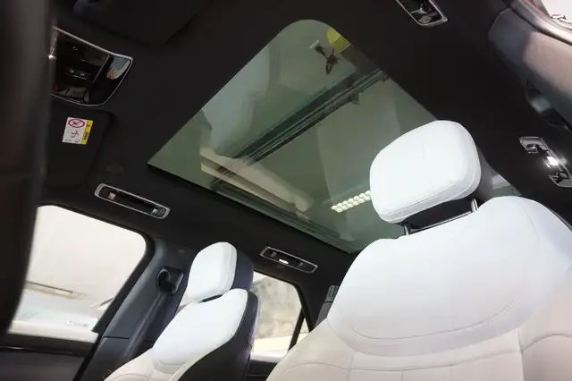 Land Rover Range Rover Sport view 9