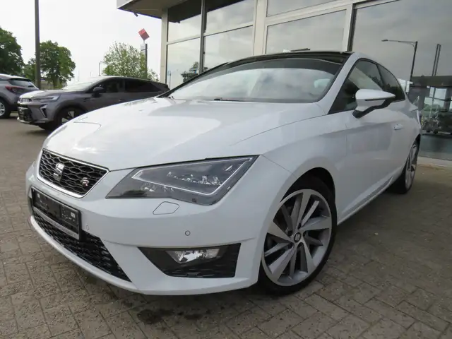 SEAT Leon FR 1.4 TSI *PanoD.*Navi*18"Alu*LED*1.Hand