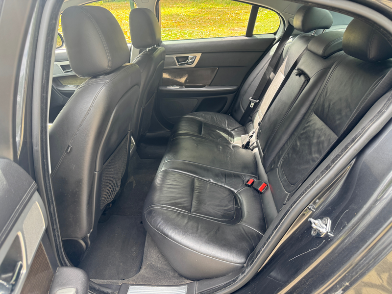 Jaguar XF XF 2.2 D Prestige — photo 7