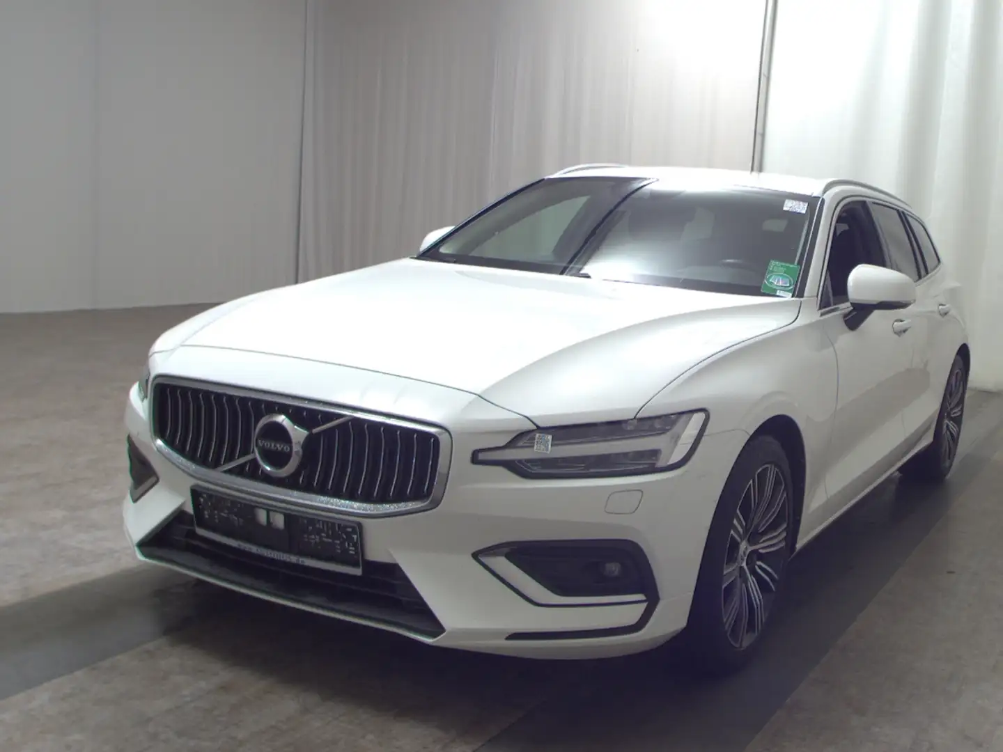 Volvo V60 Kombi D4 Inscription Navi LED el.Heck RFK White - 2