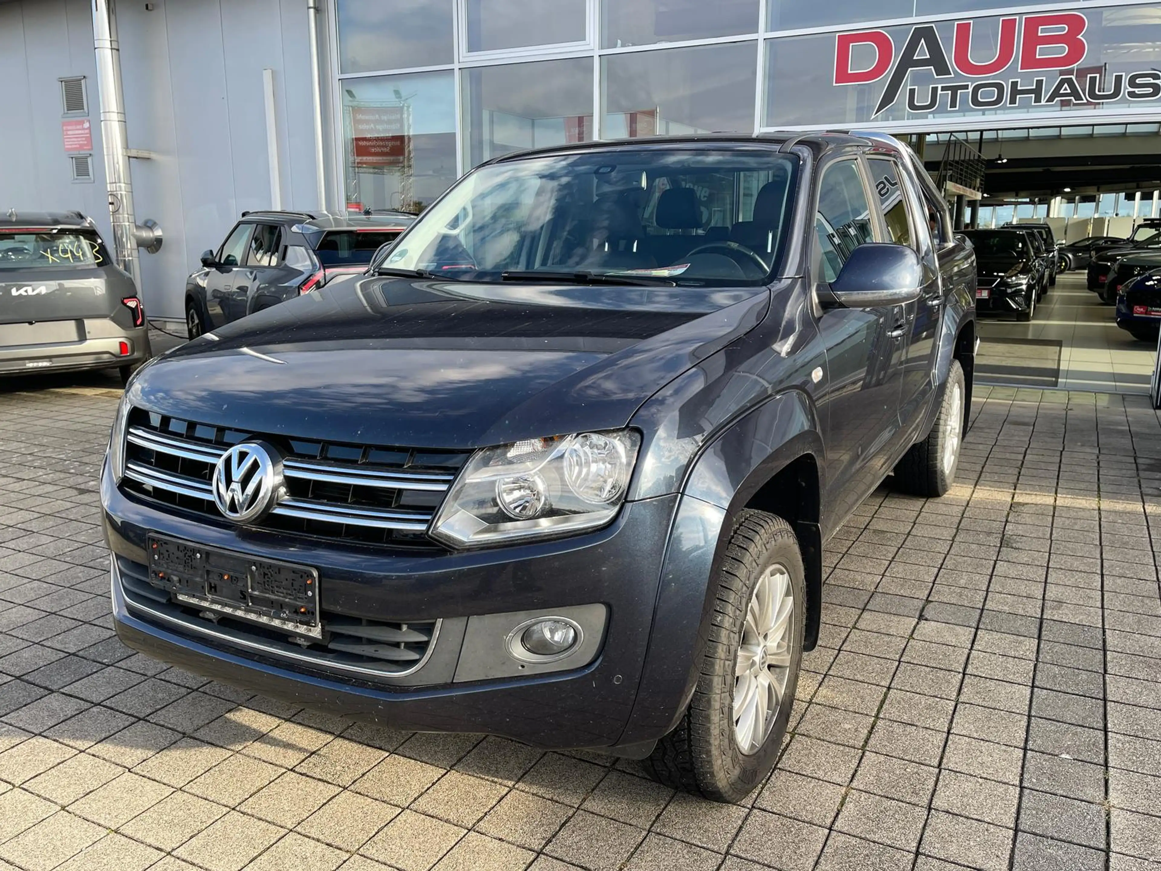 Volkswagen Amarok 2.0 TDI Highline Doka+4 Motion+AT+AHK3.2T — photo 2