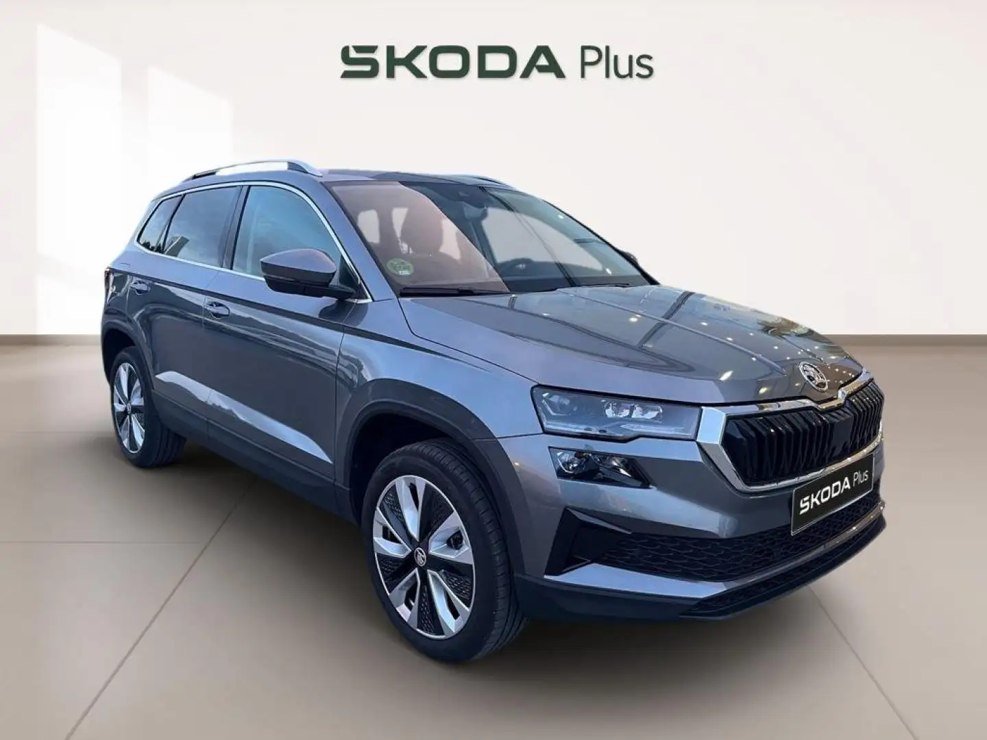 Skoda Karoq 1.5 TSI Design ACT DSG 110KW Gris - 1