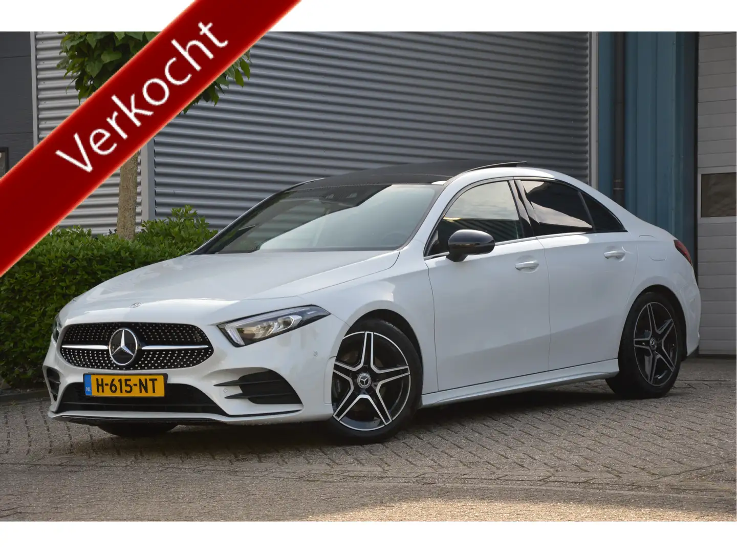 Mercedes-Benz A 200 AMG-LINE | PANODAK | SFEERVERL | BURMESTER | 360-C Blanc - 1