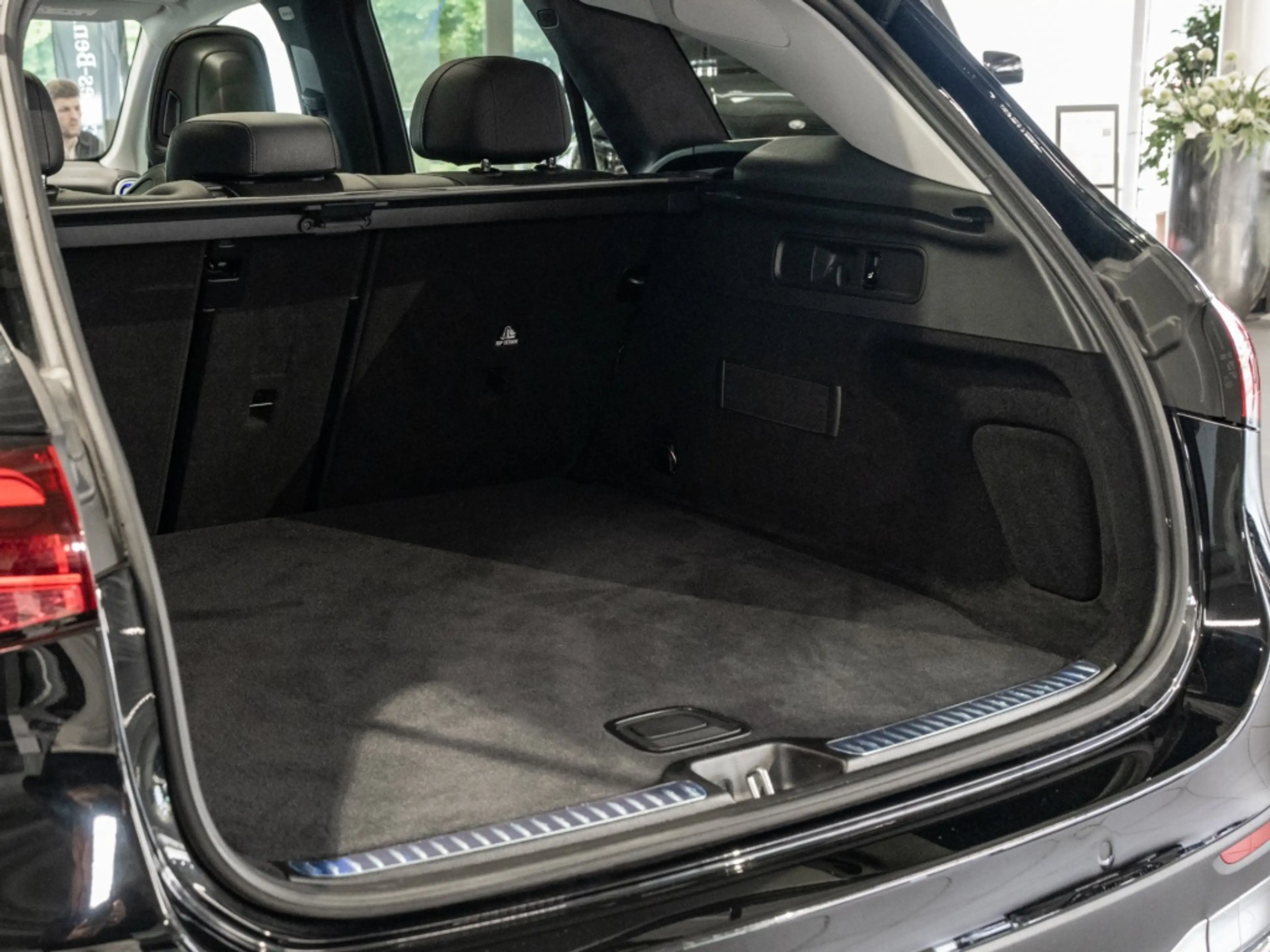 Mercedes-Benz GLC 220 d 4M // AVANTGARDE MEMO AHK DISTR KAMERA — photo 11