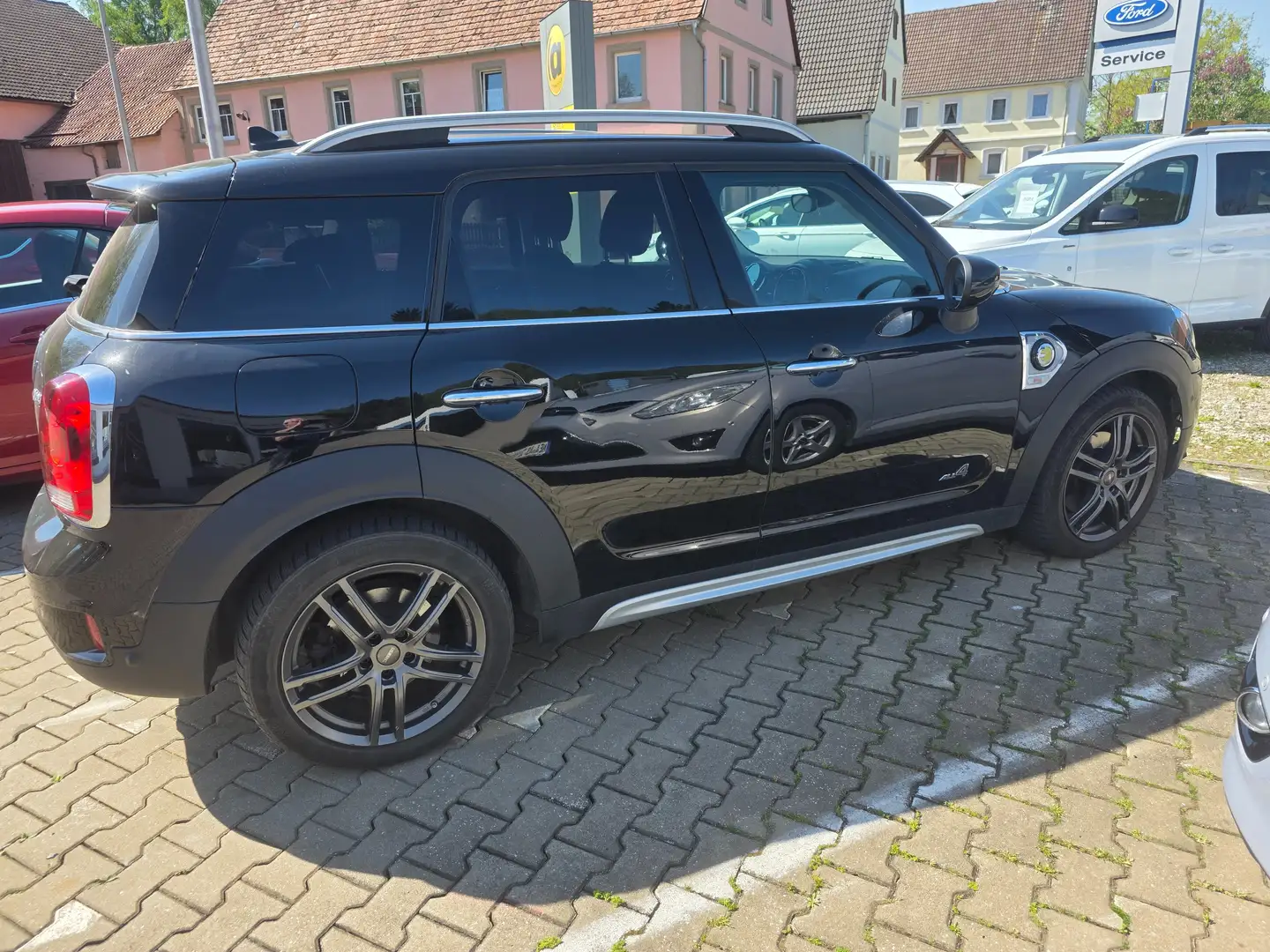 MINI Cooper SE Countryman S E Allrad 4 Automatik Top Zustand Schwarz - 2