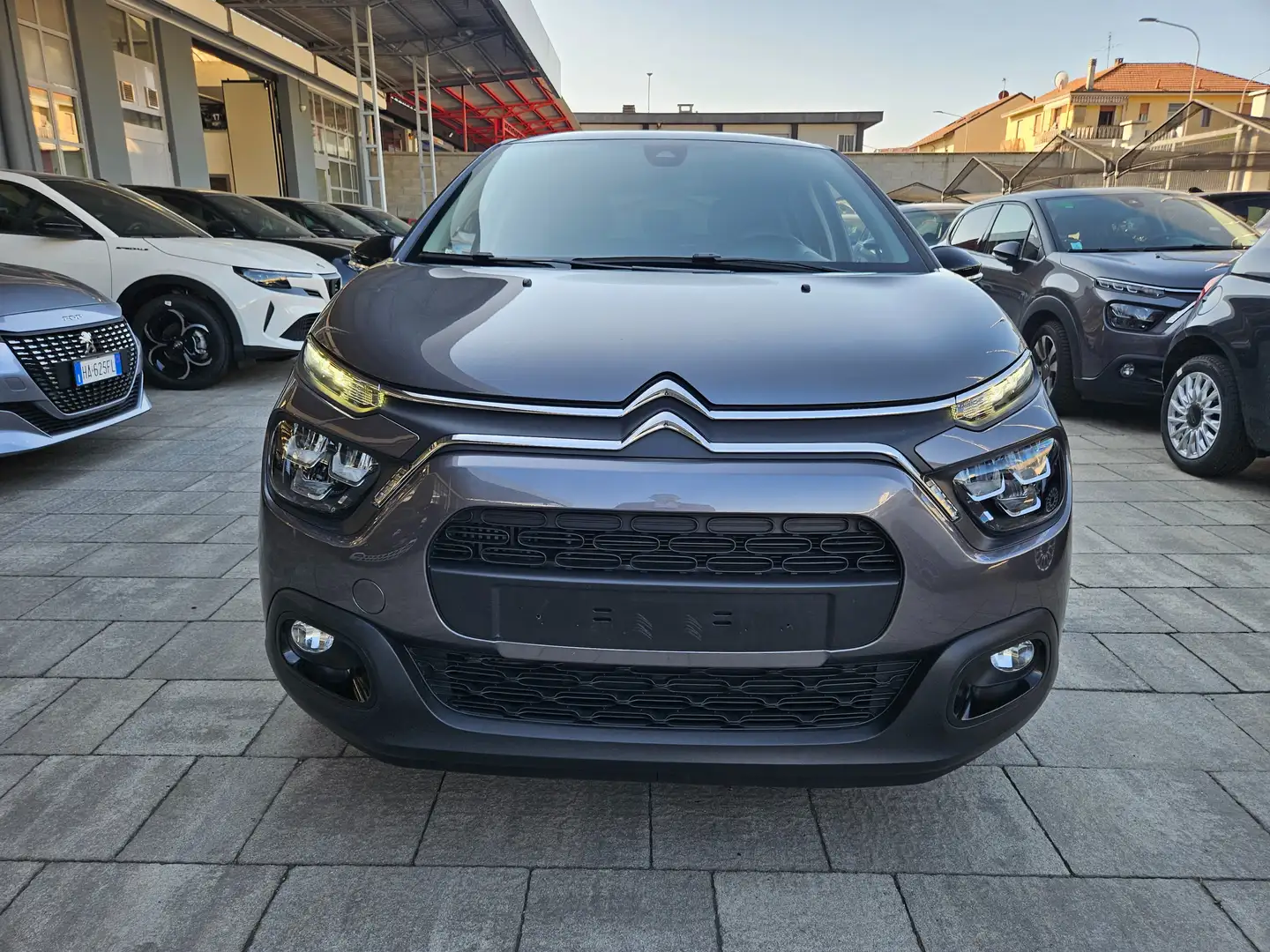 Citroen C3 C3 1.2 Max s&s 110cv Grau - 2