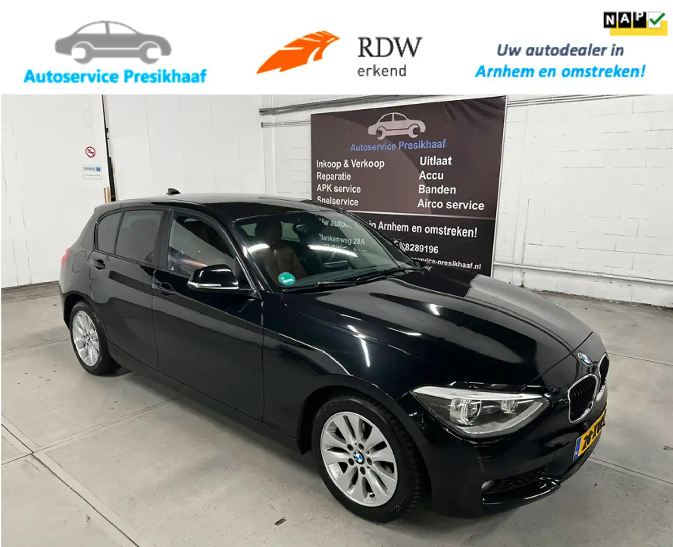 BMW 116 1-serie 116i Upgrade Edition LEDER / NAVIGATIE / X Schwarz - 1