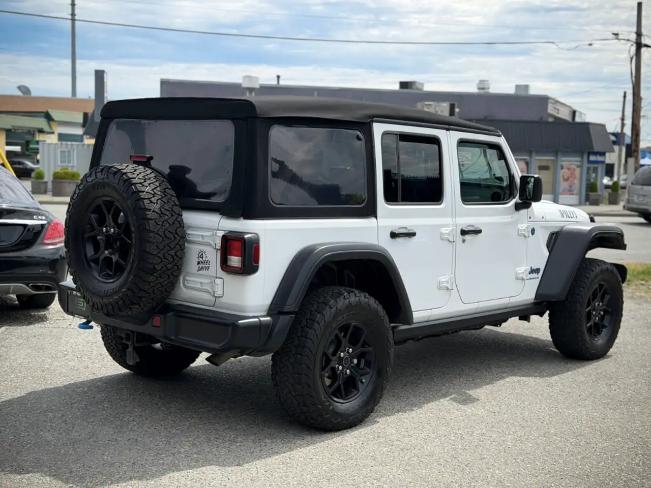 Jeep Wrangler photo Jeep Wrangler