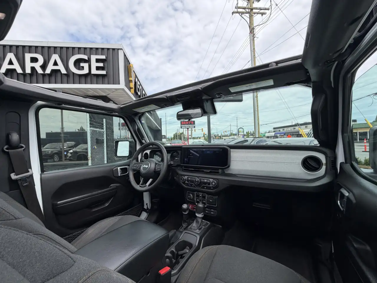 Jeep Wrangler photo Jeep Wrangler