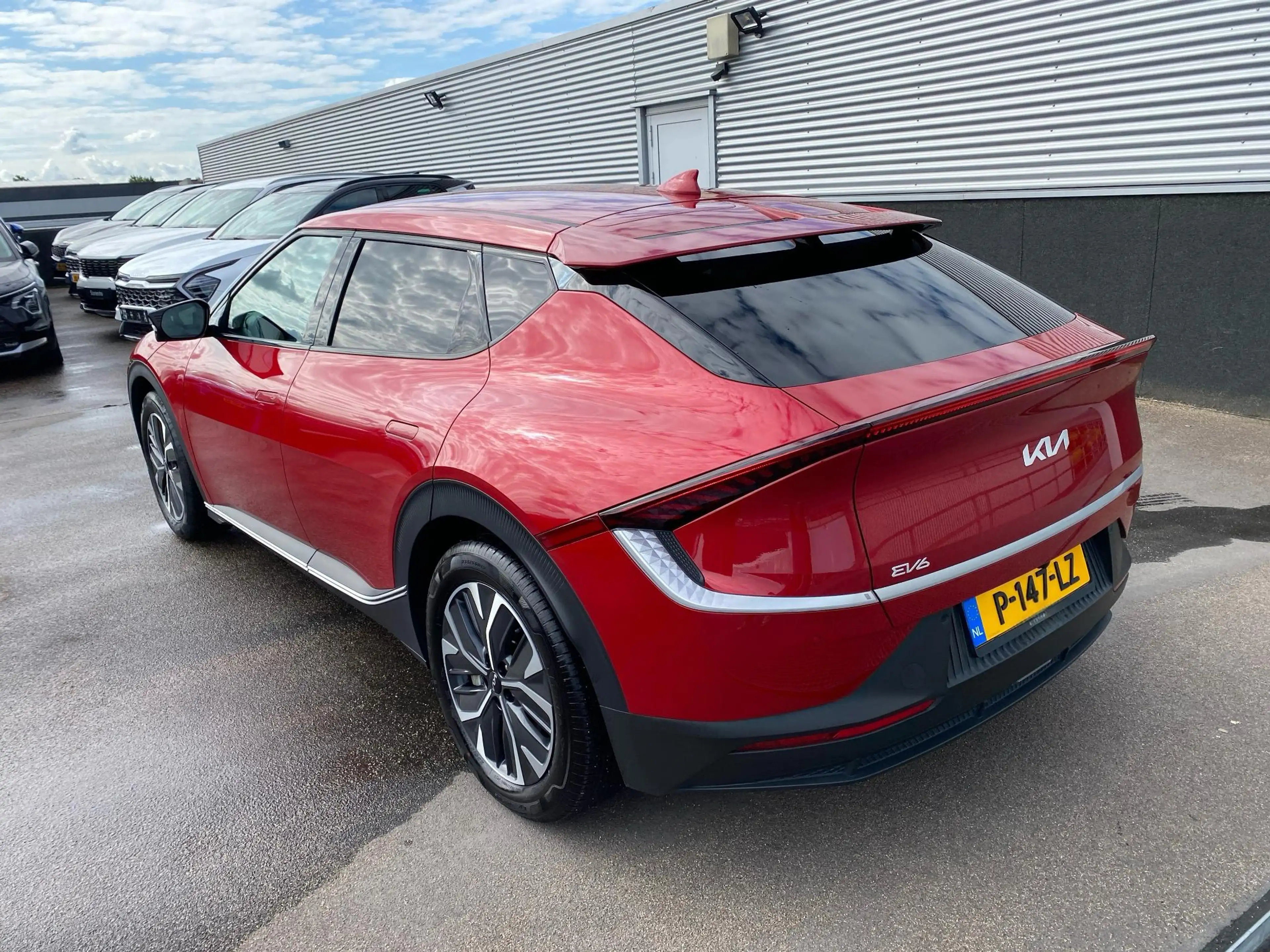 Kia EV6 Air 58 kWh Navigatie, dodehoekdetectie, stoel- & s — photo 4