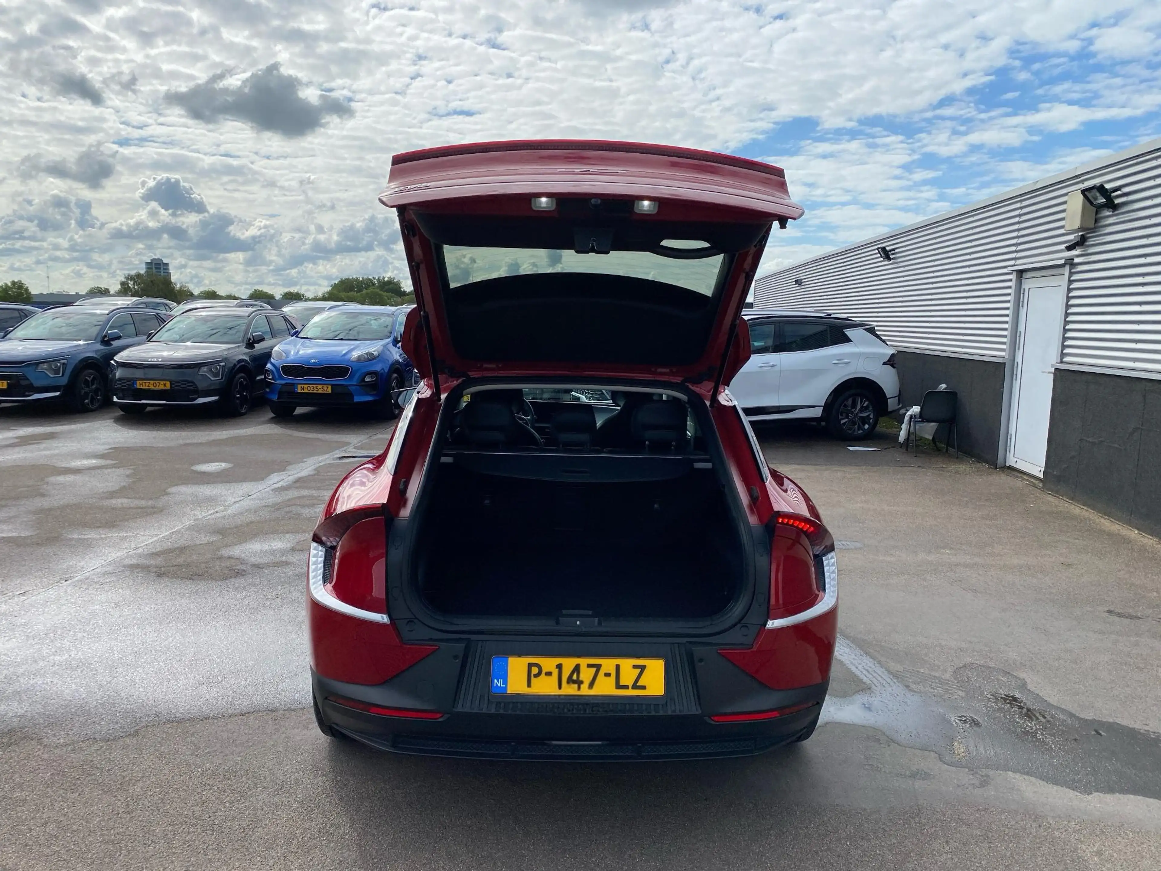 Kia EV6 Air 58 kWh Navigatie, dodehoekdetectie, stoel- & s — photo 11