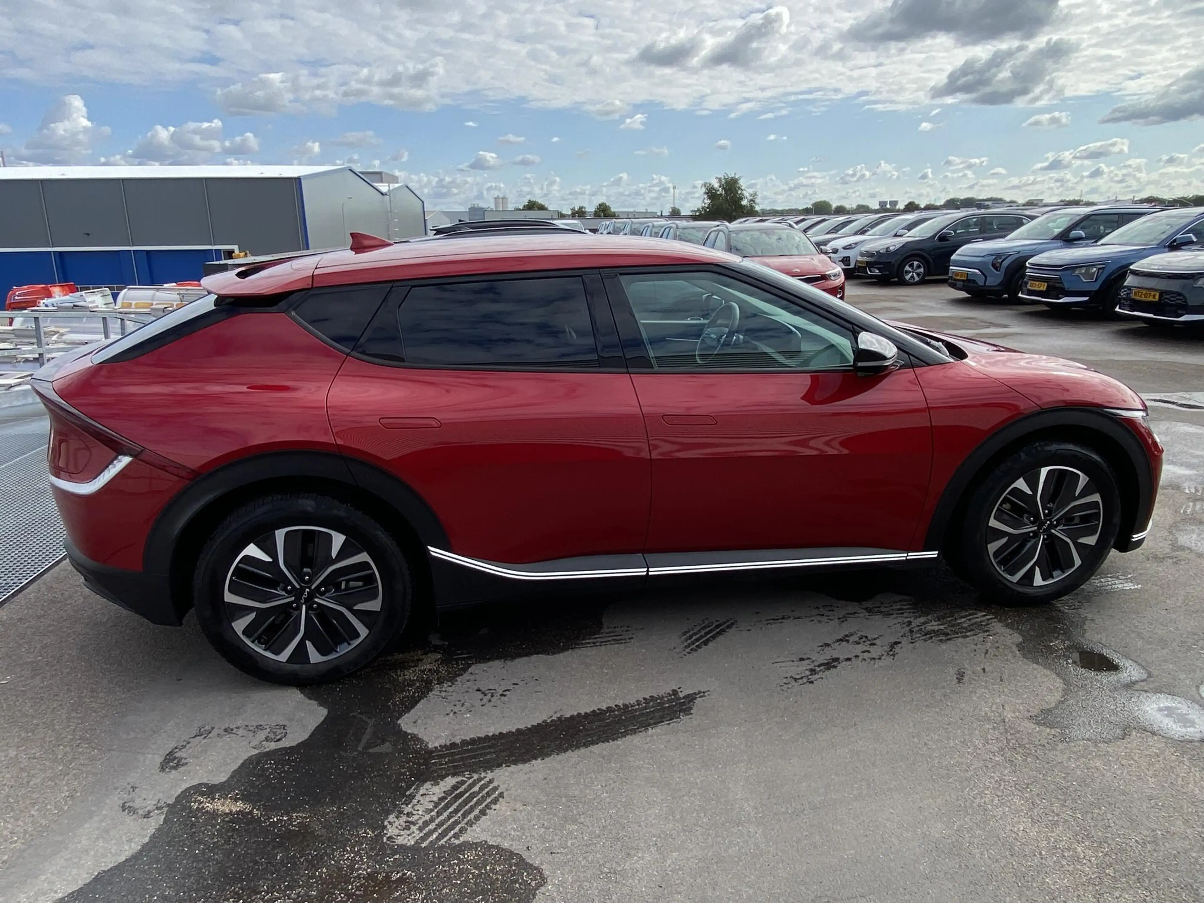 Kia EV6 Air 58 kWh Navigatie, dodehoekdetectie, stoel- & s — photo 13