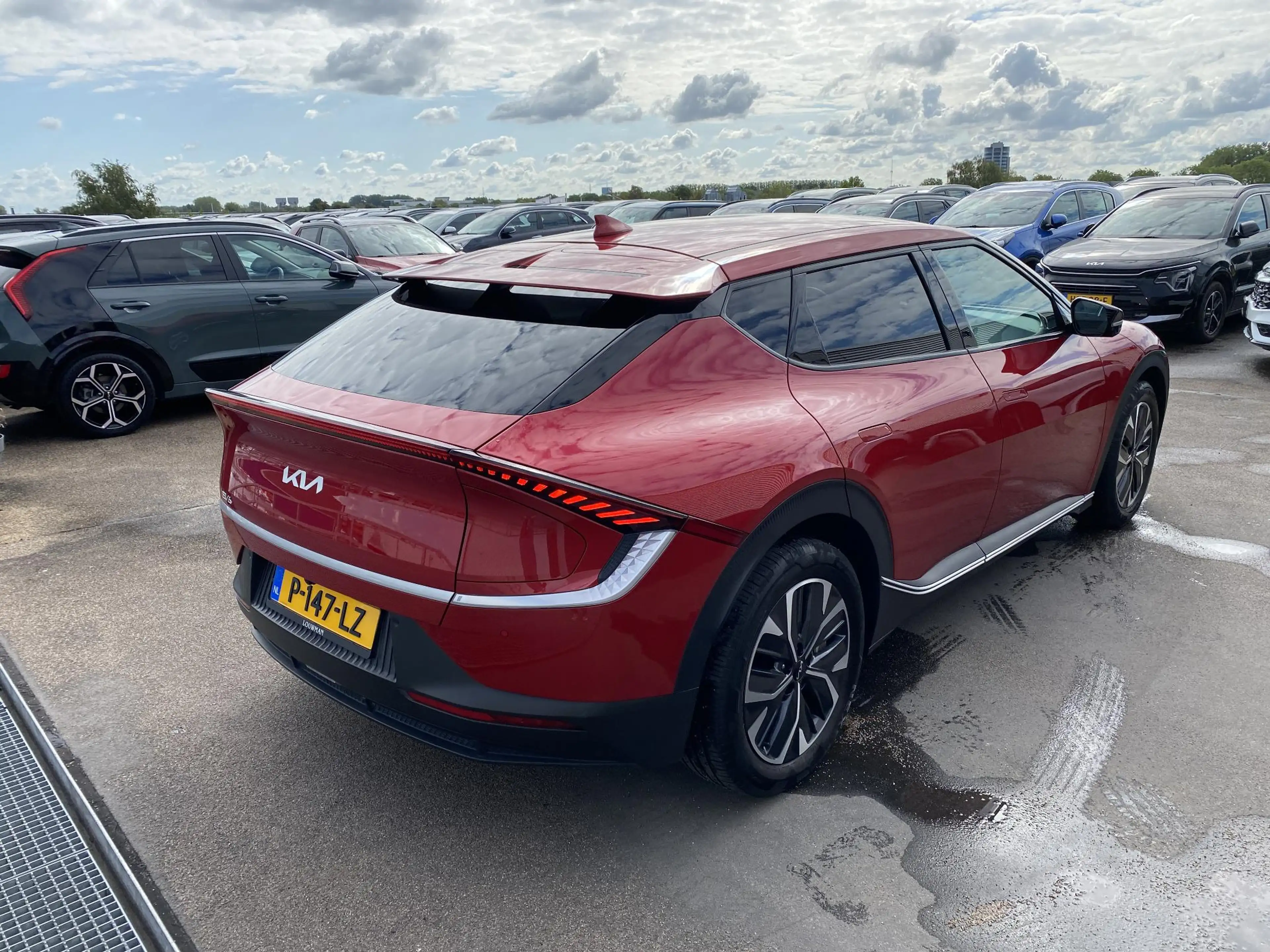 Kia EV6 Air 58 kWh Navigatie, dodehoekdetectie, stoel- & s — photo 10