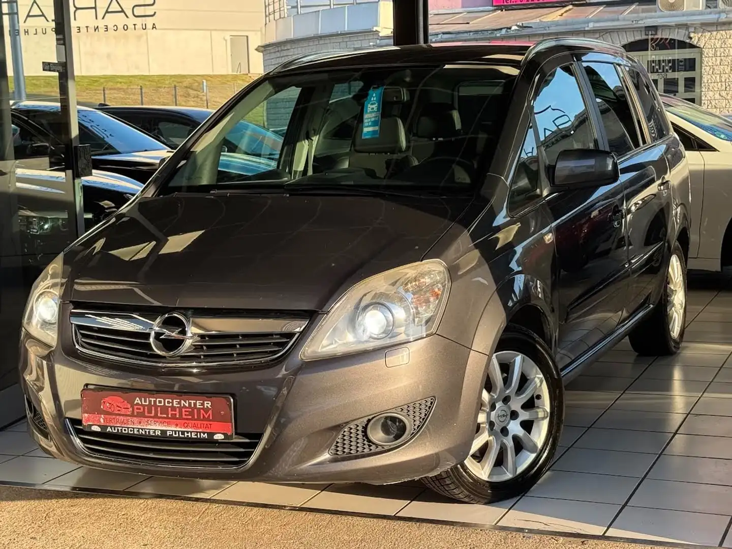 Opel Zafira 7-Sitzer/AHK/STEUERKETTE NEU/XENON/INNOVATION Grau - 1