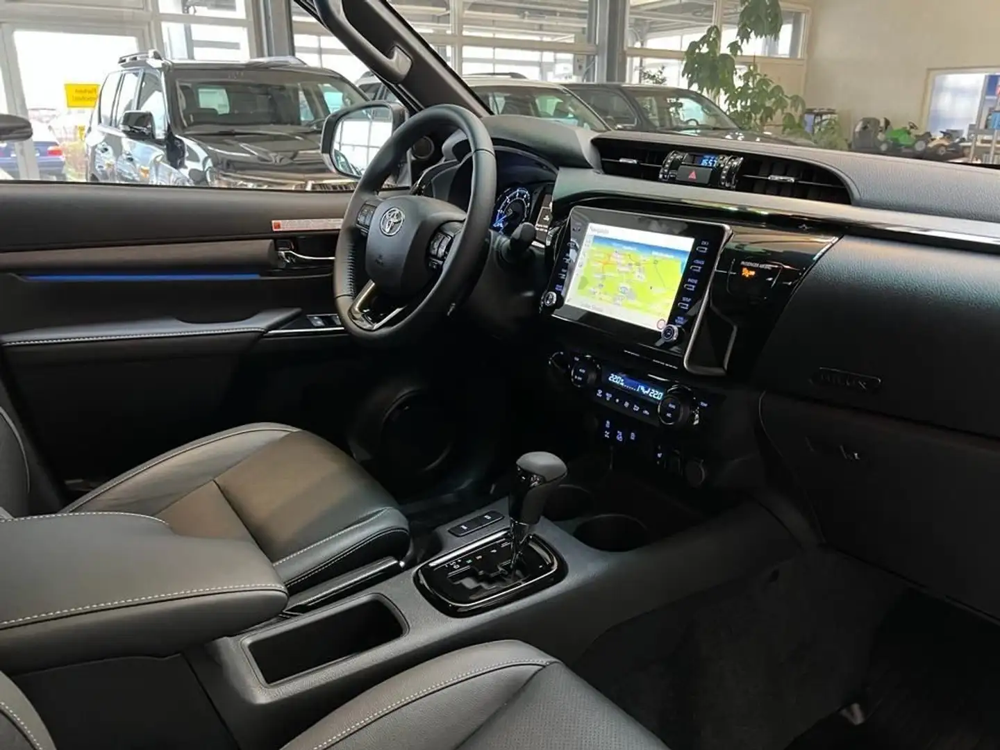 Toyota Hilux 2.8 D A/T  4 porte Double Cab Invincible Marrone - 2