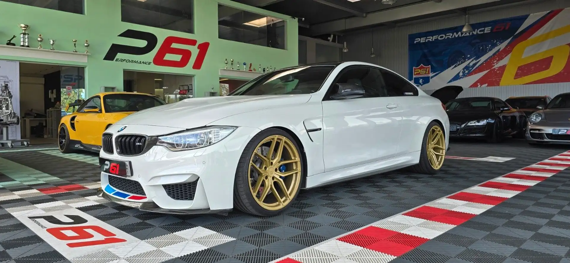 BMW M4 Baureihe/ Akra / Carbondach Blanc - 1