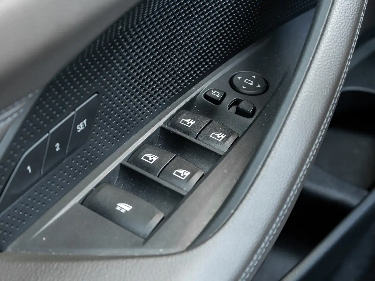 BMW 4 Series photo BMW 4 Series