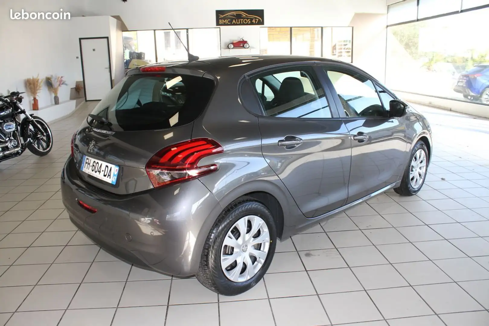 Peugeot 208 BueHDI 100ch Active Business 5P 1er Main Gris shark Garantie 12 Mois Gris - 2