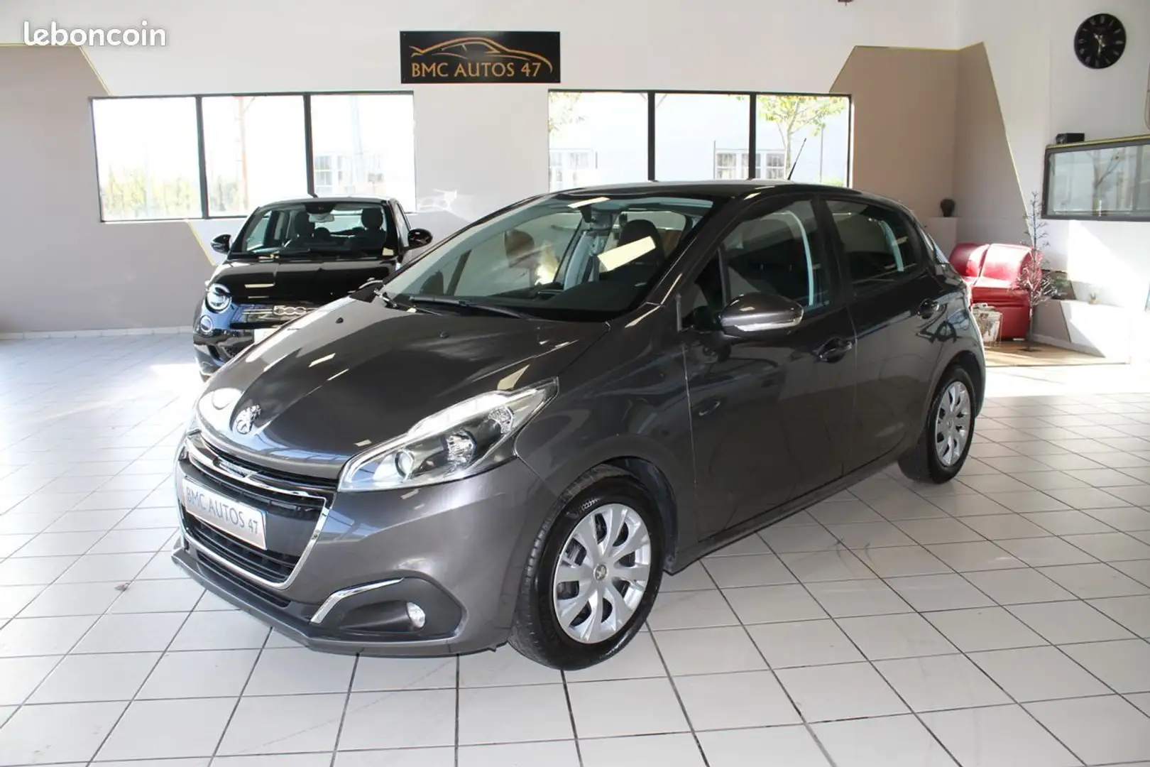 Peugeot 208 BueHDI 100ch Active Business 5P 1er Main Gris shark Garantie 12 Mois Gris - 1