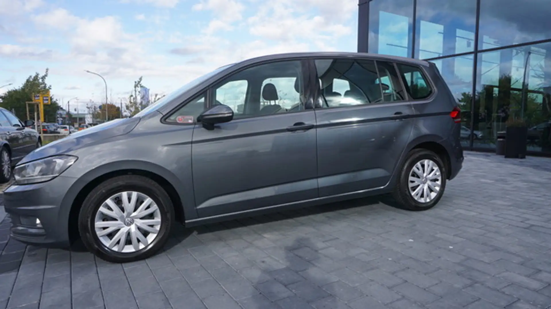 Volkswagen Touran AUTOMATIK+NAVI+SHZ+TEMPOMAT Trendline BMT/Start-St Schwarz - 2