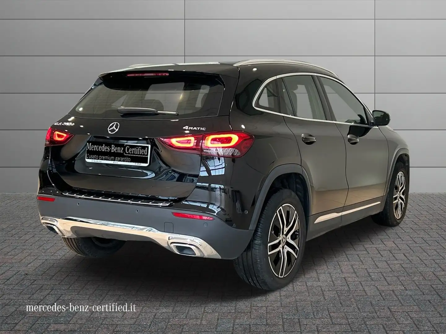 Mercedes-Benz GLA 200 d Sport 4matic auto Nero - 2