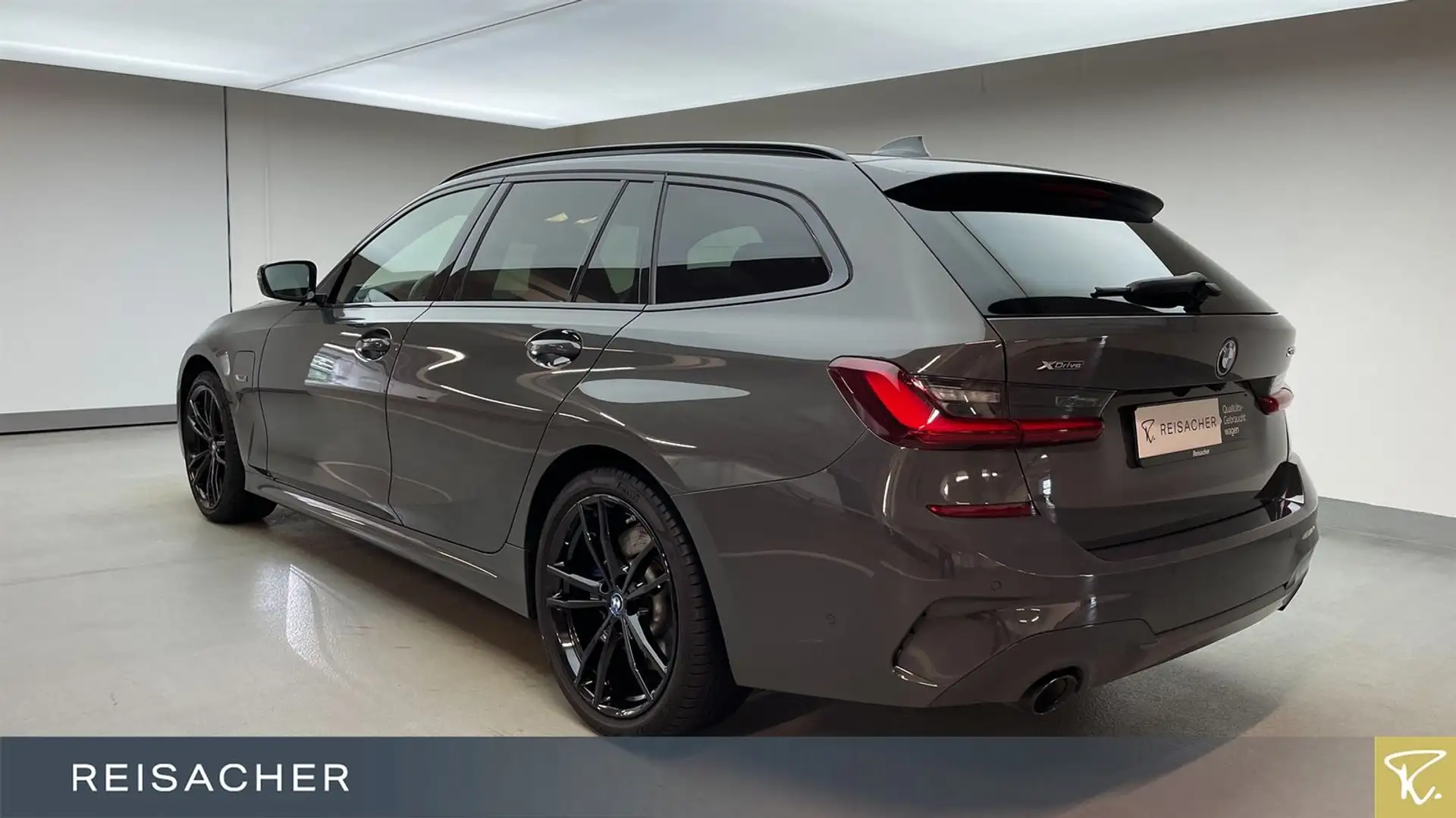 BMW 330 e xDrive Tou M-Sport AHK el.Sitz+Mem Pano ACC Gris - 2