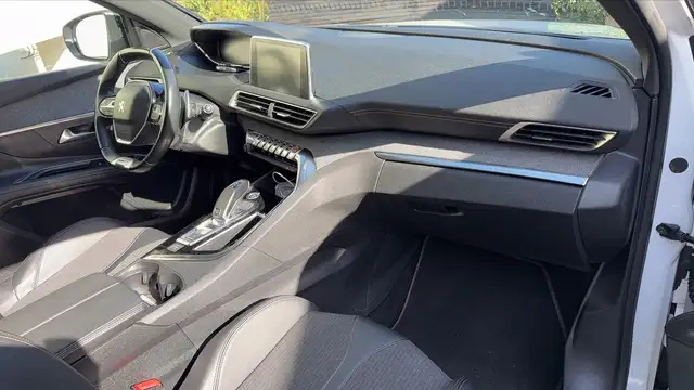 Peugeot 5008 view 10