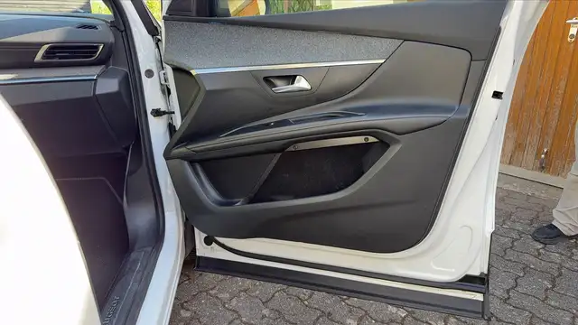 Peugeot 5008 view 22