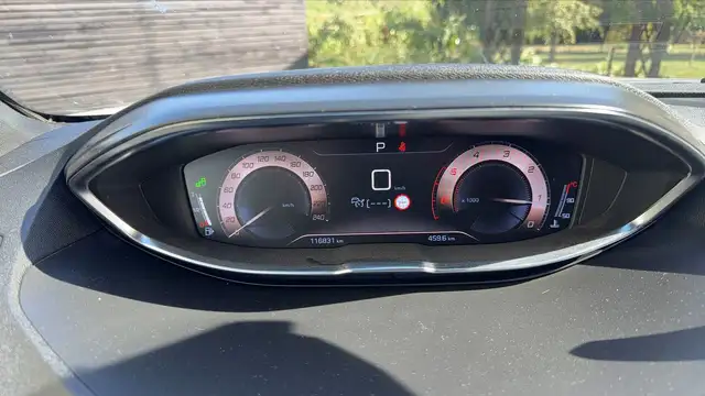Peugeot 5008 view 12