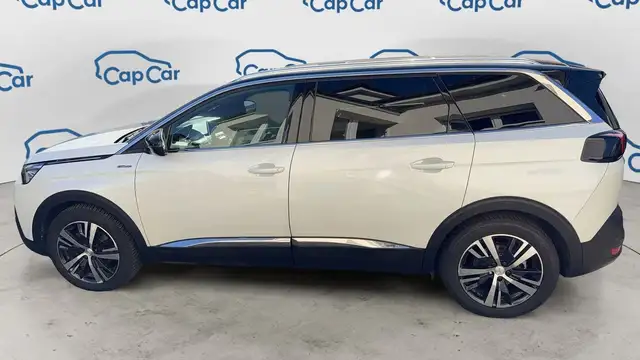 Peugeot 5008 view 2